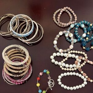 Women’s fashion bracelets